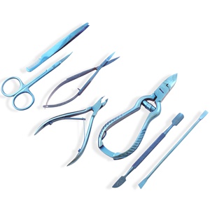 Pince à cuticules et poussoir conçus pour la manucure et la pédicure en acier inoxydable de qualité professionnelle - Product Image 2