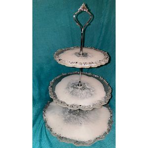 Support à gâteau en résine au design unique pour une décoration élégante de table de dessert, vaisselle de fête et décorations de table - Product Image 4