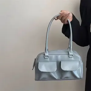 Sac Boston classique en cuir verni noir avec deux poignées et fermeture à rabat, sac à main pour femme, usage quotidien - Product Image 1