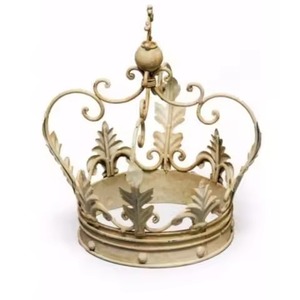 Corona Navideña Metálica de Lujo, Adorno Colgante Decorativo para Hoteles, Restaurantes y Decoración Festiva - Product Image 4