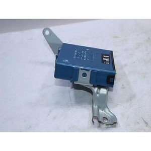 IS utilise des ECU et des modules informatiques 8996053040 - Product Image 2