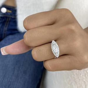 Bague de fiançailles de luxe en or blanc avec diamant de laboratoire taille marquise et double halo rond, pour femme, bijou raffiné, cadeau pour elle - Product Image 3