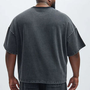 เสื้อยืดคอตตอนสีดำขนาดใหญ่พิเศษสำหรับผู้ชาย พิมพ์ลายหมายเลข 3 สไตล์สตรีท แขนสั้น คอกลม ล้างสีแบบแอซิดวอช - Product Image 3