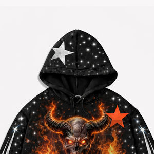 Sudadera con capucha de estilo urbano a la moda, diseñada con arte impreso en serigrafía de alta calidad, sudadera moderna con estilo urbano y a la última. - Product Image 2