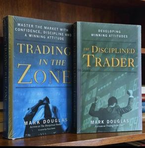 Trading In The Zone y The Disciplined Trader de Mark Douglas, Juego de 2 Libros en Rústica, Dominio de la Psicología del Trading - Product Image 1