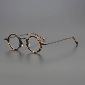 Vintage Round <b>Tortoise</b> Glasses - Product Image 2