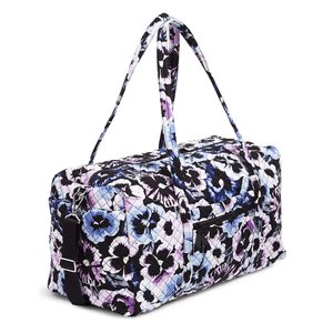 Custom Duffel Bag <b>Pink</b> Debossed Logo Luxury Design Duffel Bag New Designer Sports And Fitness Dry Nylon Duffel Bag - Product Image 5