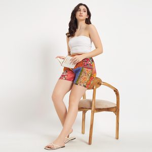 Shorts Kantha de Algodón Vintage Hechos a Mano, Surtidos, Reciclados, Unisex, Transpirables, de Secado Rápido, con Cierre de Cordón - Product Image 1