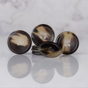 Boutons en corne de buffle naturelle, finis et colorés, pour accessoires vestimentaires, haute qualité - Product Image 1