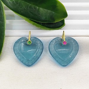 Colgante de Corazón Tallado en Aguamarina de 20mm - Proveedor de Joyería con Dijes de Corazón Chapados en Oro - Product Image 1