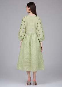 Robe longue unie à col en V, de haute qualité, avec logo personnalisé, style été pour femmes, robe ample en coton et lin, manches mi-longues, décontractée - Product Image 2