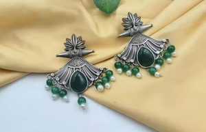 Pendientes de Plata Oxidada con Elegante Color Verde, Réplica de Pendientes con Piedras Monalisa, Pendientes Oxidados Hechos a Mano, Producto al por Mayor - Product Image 2