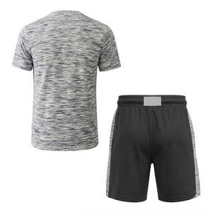 ชุดเสื้อยืดและกางเกงขาสั้นผู้ชาย Ekin Impex รุ่นสปอร์ต สีเทา-ดำ โลโก้ปัก แห้งเร็ว เหมาะสำหรับฤดูร้อน คอกลม ผ้าถัก โพลีเอสเตอร์ผสมสแปนเด็กซ์ - Product Image 2