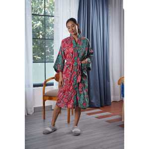 Bella Rose - Bata de Dormir Cómoda para Mujer, Diseño de Dos Piezas - Product Image 1