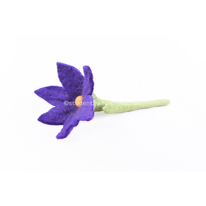 Décoration murale en fleurs feutrées, élégant ornement suspendu pour la décoration de la maison - Product Image 1