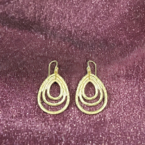 Elegant Classic Gold <b>Clip</b>-<b>On</b> Pendant <b>Earrings</b> Stylish Brass Jewelry for Weddings & Events - Product Image 1