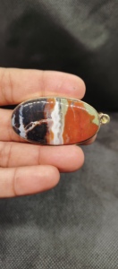 Colgante de Piedra Sanguina con Bisel Chapado en Oro Natural - Product Image 2