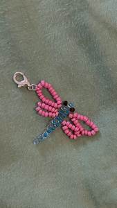 Elegante Llavero Bordado Floral Hecho a Mano con Cuentas Coloridas y Detalle de Artesanía para Bolsos, Carteras y Llaves - Product Image 6