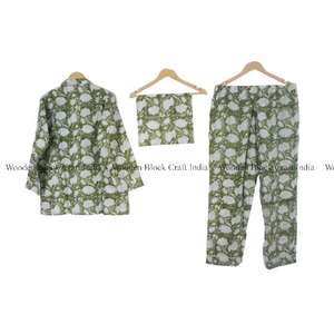 Ensemble de pyjamas d'été pour femmes, en coton doux et respirant, coupe ajustée, imprimé floral, ensemble de pyjamas, cadeau pour elle, vêtements de nuit confortables - Product Image 4