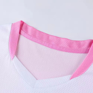 Conjunto de Camiseta de Voleibol Rosa Unisex, Cuello en V, Manga Corta, Bloques de Color, Absorbe la Humedad, 100% Poliéster, Nombre del Equipo, Ropa Deportiva - Product Image 5