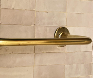 Handcrafted Metal Towel Holder With Golden Color Surface Artisan Work Offering Decorative Accent For Interior Stylish Bathroom - Product Image 2