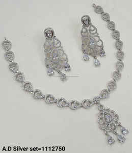 Ensemble de bijoux de mariée en diamant américain classique Collier et boucles d'oreilles en deux pièces pour mariage Style classique à la mode - Product Image 2