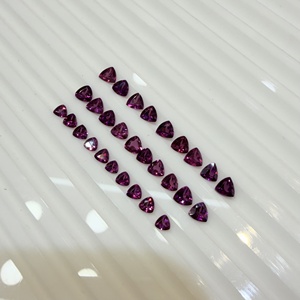 AJ Gems Granate Rodolita Natural Tratado Térmicamente, Corte Trillón Morado, Piedra Suelta Transparente Facetada con Juego de Color de Rajastán - Product Image 6