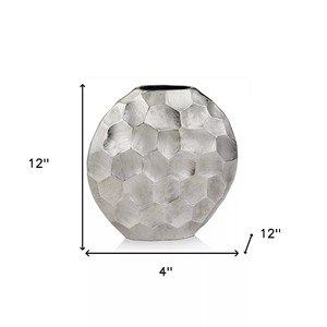 Vase de table en métal contemporain de valeur, fait main, design géométrique, finition argentée, sculpture décorative, hauteur 39 cm - Product Image 1