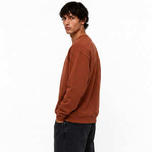 Sweat-shirt personnalisé pour homme en molleton de coton à col rond avec effet délavé, appliqué personnalisé et marquage tendance - Product Image 2