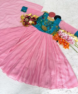 Vestido Maxi Sencillo de Manga Larga, Color Sólido, Ajuste Cómodo para Todas las Temporadas, Tejido de Tela, Cintura Natural DHANLAXMI - DS31 86756 - Product Image 3