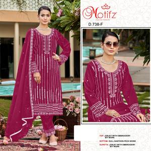 Salwar Kameez Tradicional de Georgette con Bordado Elegante y Detalles de Parches, Incluye Dupatta para Fiestas Indias y Pakistaníes - Product Image 2