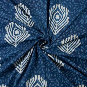 Tissu imprimé floral de bloc de main de coton indigo traditionnel pour le tissu de rideau de couverture de canapé de décor à la maison - Product Image 2