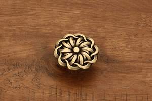 Tiradores y pomos para armarios y cajones de latón pulido georgiano, acabado en oro marrón - Product Image 5