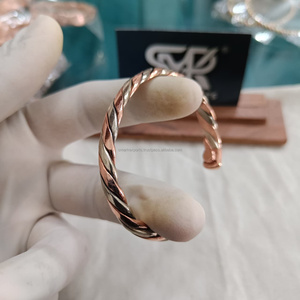 Bracelets en cuivre faits à la main deux tons conception torsadée manchette ouverte Kada Bracelet Bracelet brassard bijoux de guérison pour hommes et femmes - Product Image 6