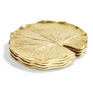 Ensemble de sous-verres en laiton martelé de luxe avec logo personnalisé pour boissons, sous-verres ronds en métal doré pour restaurants, hôtels et bars. - Product Image 3