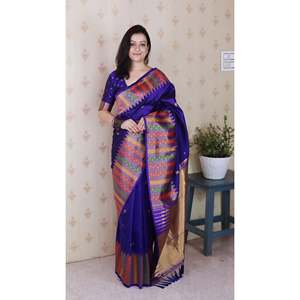 Sari de Seda Suave Violeta Elite Weaves con Bordado Meenakari Zari y Borde de Templo, Blusas y Camisas para Mujer, 650g - Product Image 6