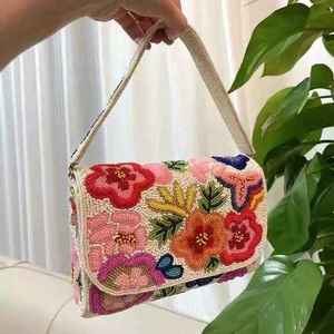 Bolso de mano bohemio personalizado con cuentas, inspirado en la piedra lunar, tejido a mano, belleza inspirada en la aventura, atemporal, impermeable, duradero, vintage - Product Image 3