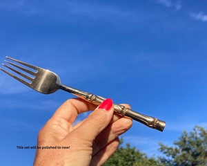 Juego de Cubiertos de Bambú Clásico, Acabado Espejo, Metal Pulido, Apto para Lavavajillas, Vajilla para Bodas - Product Image 2