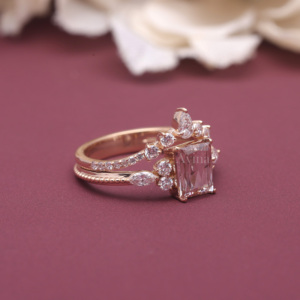 Bague de fiançailles en diamant de laboratoire certifié IGI, taille radiant, en argent sterling 925 massif |   Bague de mariée vintage à halo de pierres - Product Image 2