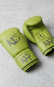 ถุงมือชกมวยหนังร้อยเชือก KLTW INT'L รุ่น KL-BG-110 สินค้ามาใหม่ รับสกรีนโลโก้ สำหรับฝึกซ้อมมืออาชีพ MMA มวยไทย ป้องกันการบาดเจ็บ - Product Image 6