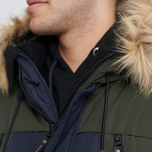 Veste matelassée à capuche pour homme, long manteau d'hiver, style décontracté, coupe-vent, avec empiècements en fourrure, rembourrage en duvet, coque en polyester épais, color block - Product Image 5