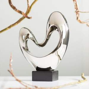 Objets décoratifs et sculptures artistiques en métal raffiné pour sublimer les histoires d'ameublement modernes - Product Image 5