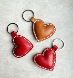 Llavero de Cuero Personalizado en Forma de Corazón, Regalo para la Familia, Organizador de Llaves, Artesanía, Llaves del Hogar - Product Image 1