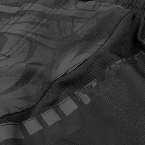 Short de sport athlétique respirant à séchage rapide, extensible dans quatre directions, avec doublure de compression, fermeture éclair et poches pour téléphone, effet délavé - Product Image 3