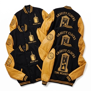 Chaqueta Letterman al por mayor, abrigo universitario de lana verde bosque, bordado High Alpine Ways, mangas de cuero marrón, estilo bomber. - Product Image 3