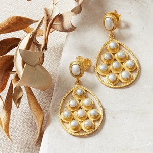 Boucles d'oreilles pendantes en forme de goutte de perle de haute qualité, en argent sterling 925 plaqué or, bijoux cadeau pour elle, style bohème fait main - Product Image 1