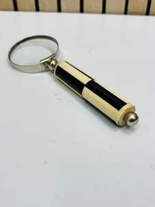 Loupe vintage en nickel de 2 pouces avec poignée décorative |   Loupe de lecture et de bureau portative - Product Image 6