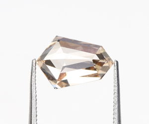 Diamante de laboratorio CVD de 2.0 quilates, corte escudo, color champán elegante, claridad VVS-VS, color elegante, personalizable para anillo. - Product Image 6