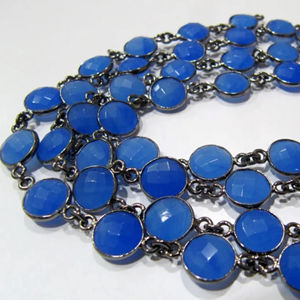 Cadena con Conector de Bisel Facetado en Forma de Moneda Redonda de Latón con Calcedonia Azul de 9mm - Product Image 3