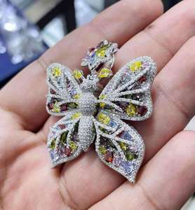 Pendentif unisexe en argent plaqué rhodium avec moissanite papillon, serti griffe multicolore, style hip-hop glacé, idéal pour cadeau de fête - Product Image 2
